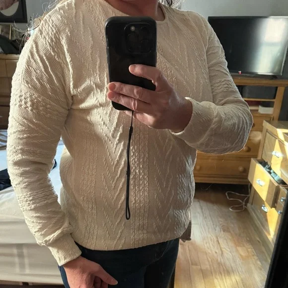 Ivory thin sweater with pattern - Picture 8 of 9